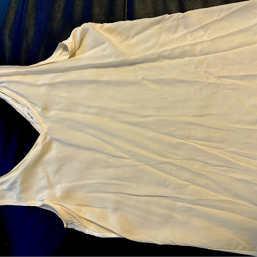 Reiss silk front v neck top never worn needs a good steam size small